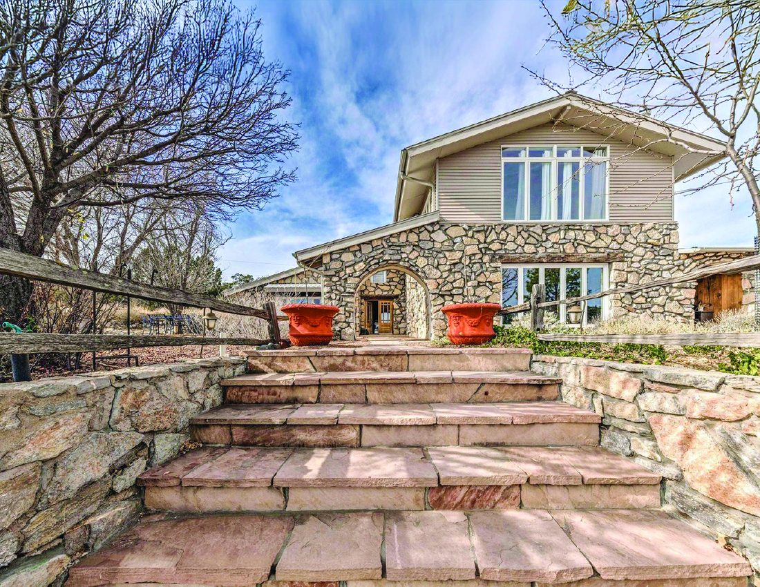 1 Bedroom Property in Ruidoso — photo as printed in The Real Estate Roundup