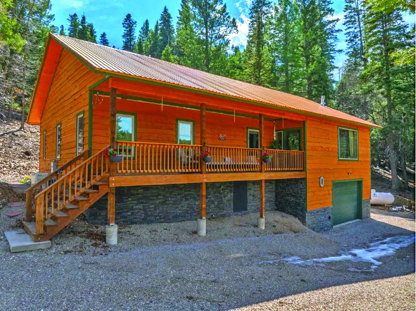 3 Bedroom Property in Cloudcroft — photo as printed in The Real Estate Roundup