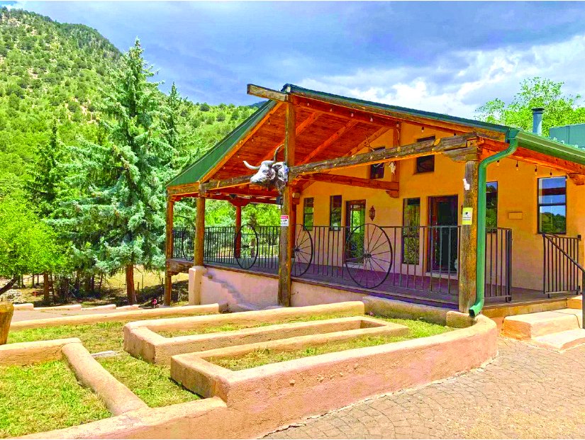 4 Bedroom 400.0 Acre Property — photo as printed in The Real Estate Roundup